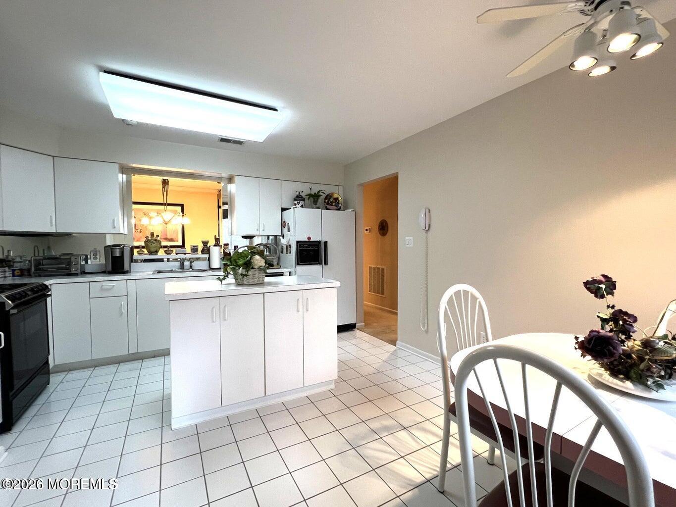 92 Winthrop Road, Unit C Monroe Township, NJ 08831 - Photo 2 of 18 Kitchen1