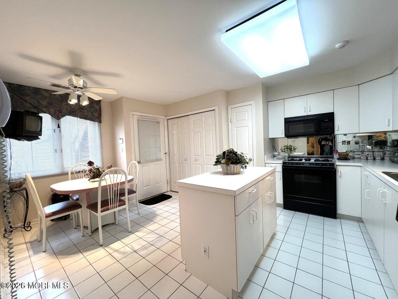 92 Winthrop Road, Unit C Monroe Township, NJ 08831 - Photo 3 of 18 Kitchen2