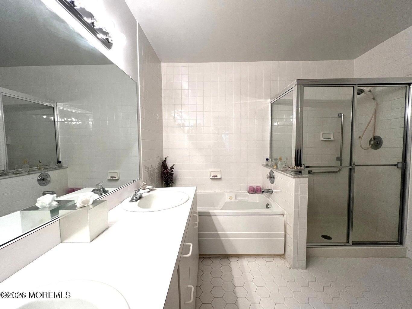 92 Winthrop Road, Unit C Monroe Township, NJ 08831 - Photo 10 of 18 Master Bath1