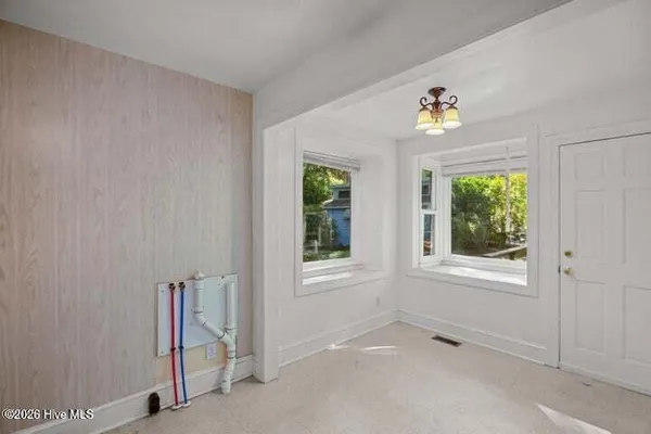 $2,200 | 1607 Oaklawn Drive, Greenville, NC 27858