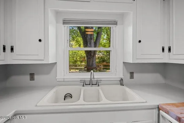 $2,200 | 1607 Oaklawn Drive, Greenville, NC 27858