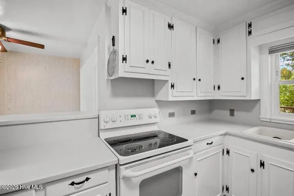 $2,200 | 1607 Oaklawn Drive, Greenville, NC 27858