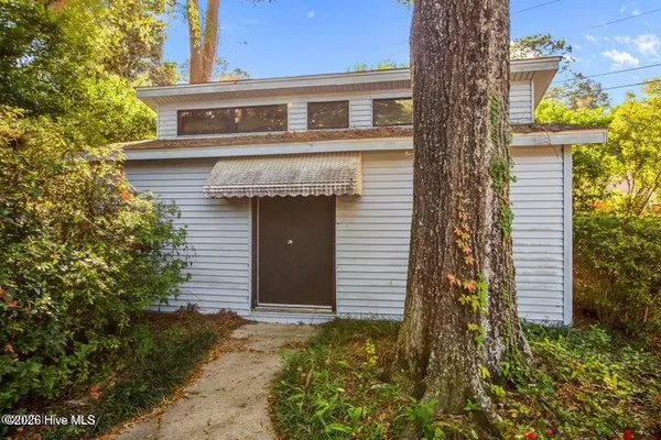 $2,200 | 1607 Oaklawn Drive, Greenville, NC 27858