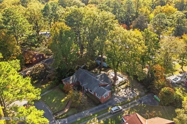 $2,200 | 1607 Oaklawn Drive, Greenville, NC 27858