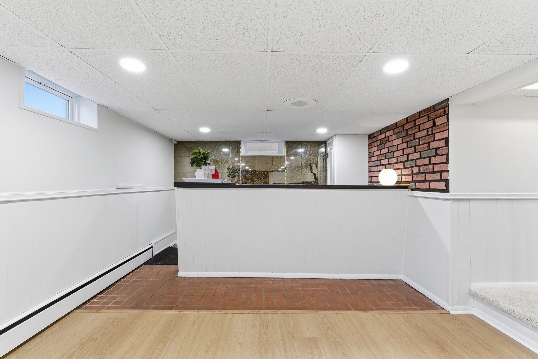 305 Gralan Road Catonsville, MD 21228 - Photo 26 of 38 Great lower level bar!