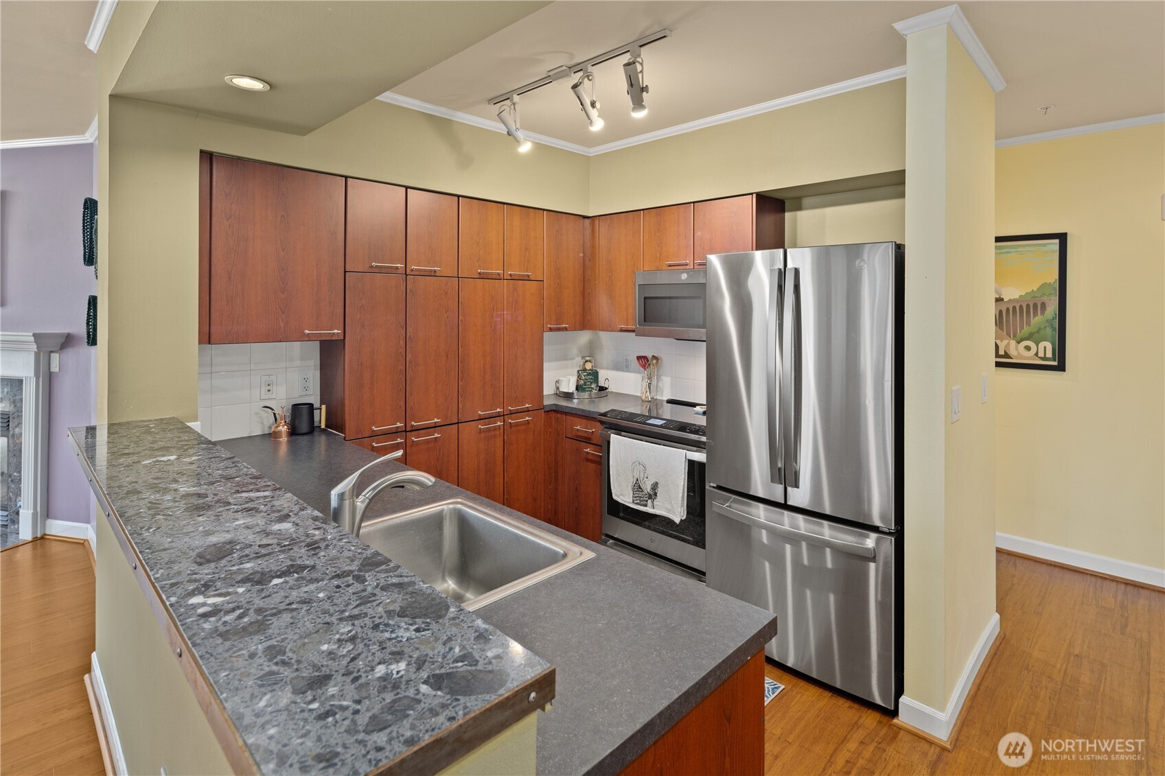 5001 California Avenue Southwest, Unit 202 Seattle, WA 98136 - Photo 15 of 40