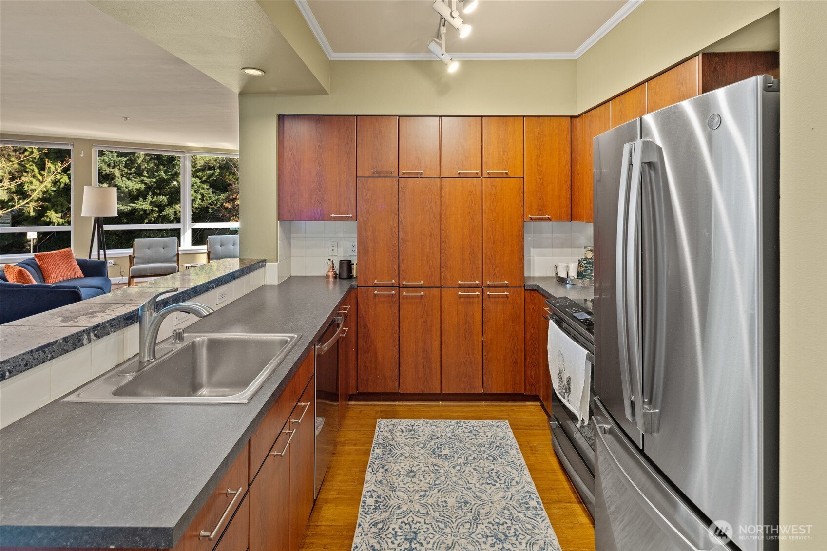 5001 California Avenue Southwest, Unit 202 Seattle, WA 98136 - Photo 17 of 40