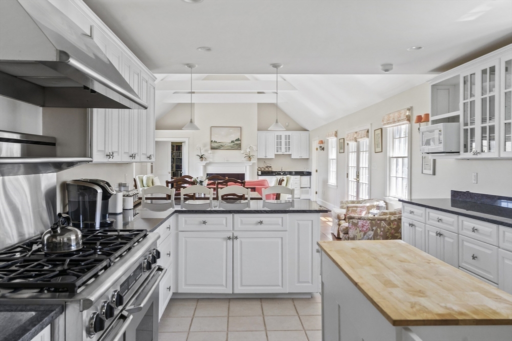 23 Beetle Swamp Road Edgartown, MA 02539 - Photo 12 of 40