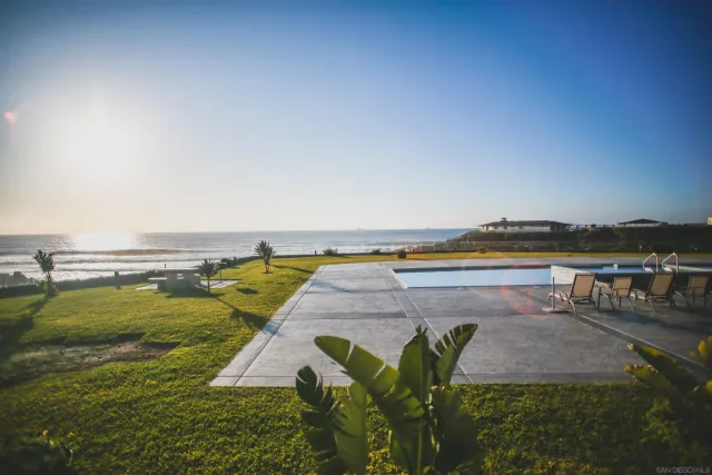 a view of a livingroom and dining room