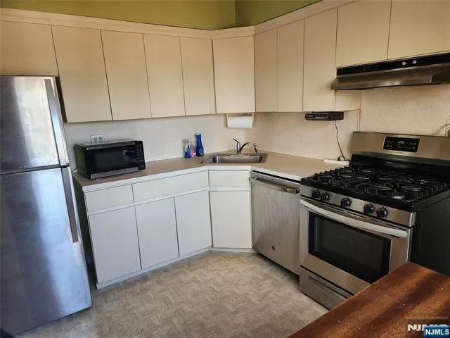 $799,900 | 211 Denver Road, Paramus, NJ 07652