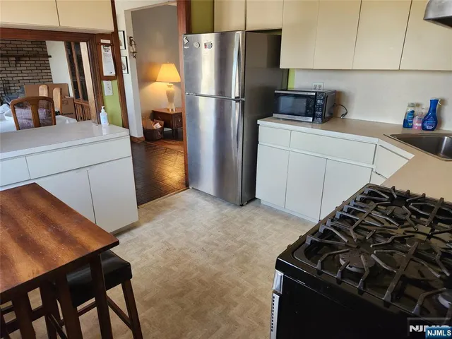 $799,900 | 211 Denver Road, Paramus, NJ 07652