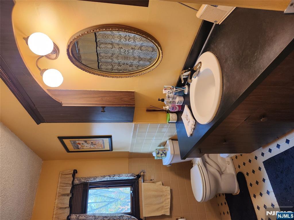 211 Denver Road Paramus, NJ 07652 - Photo 10 of 26