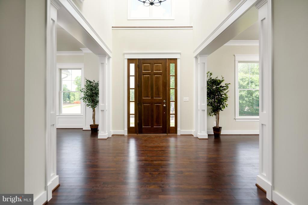 10819 Tradewind Drive Oakton, VA 22124 - Photo 3 of 28 Interior (General)