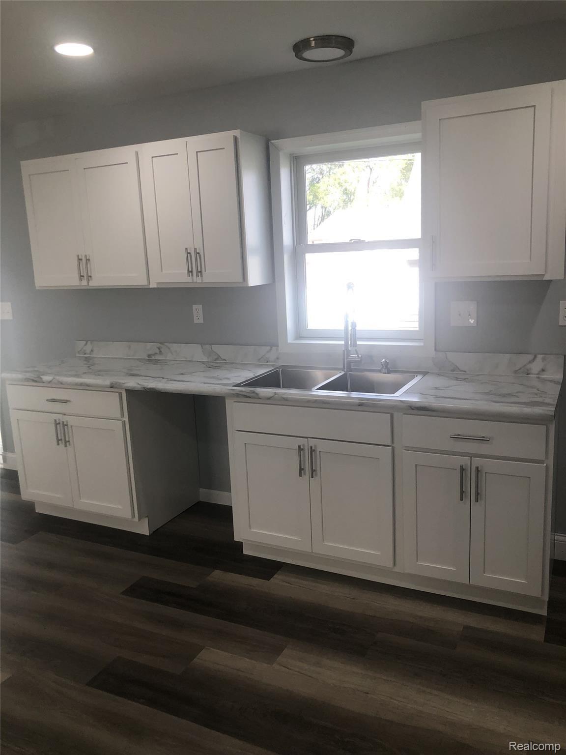 21510 Wick Road Taylor, MI 48180 - Photo 15 of 19 15.jpg