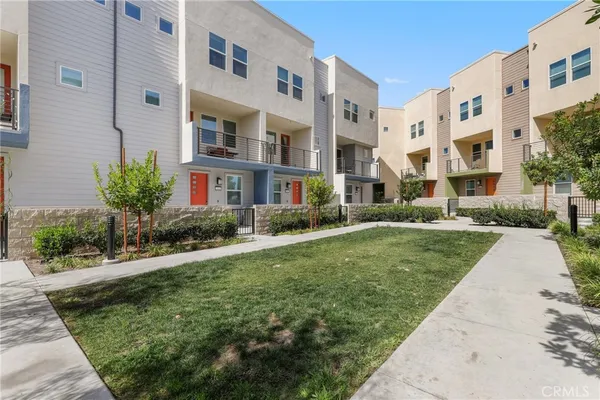 $799,999 | 1643 West Lincoln Avenue, Unit 102, Anaheim, CA 92801