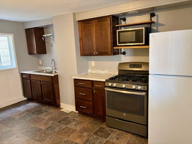 528 Logan Street Carnegie, PA 15106 - Photo 3 of 11