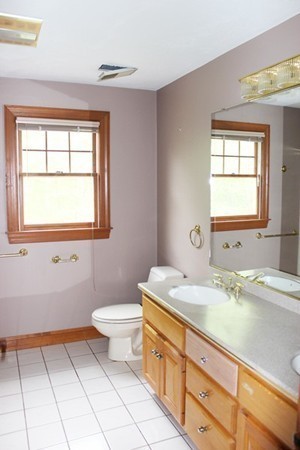 12 Whitewood Road Milford, MA 01757 - Photo 17 of 30 Gallery Image 17