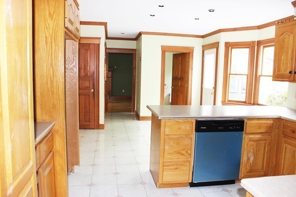 12 Whitewood Road Milford, MA 01757 - Photo 7 of 30 Gallery Image 7