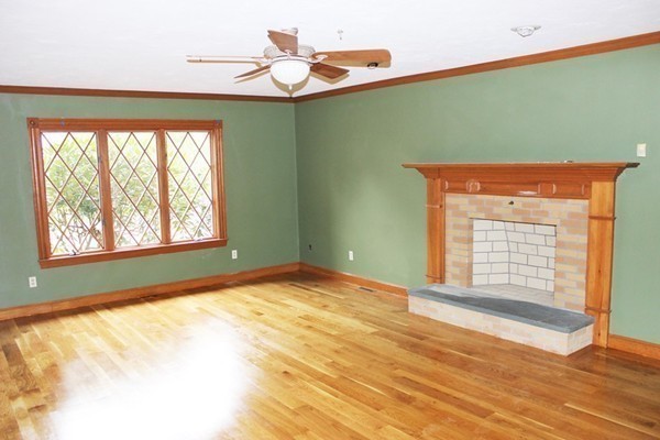 12 Whitewood Road Milford, MA 01757 - Photo 9 of 30 Gallery Image 9
