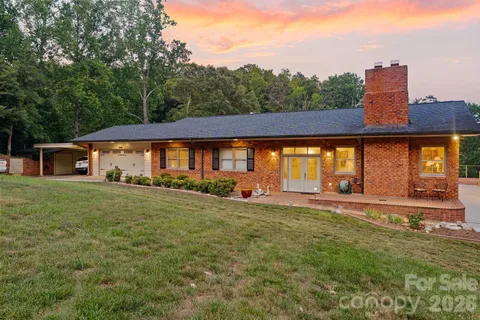 $1,299,900 | 6296 Southlake Drive, Hickory, NC 28601