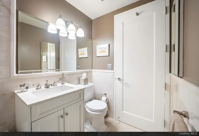 $875,000 | 10 City Place, Unit 8B, White Plains, NY 10601