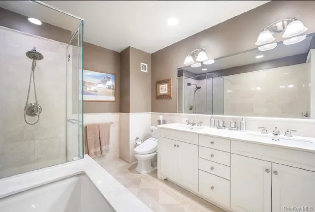 $875,000 | 10 City Place, Unit 8B, White Plains, NY 10601