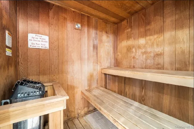 $875,000 | 10 City Place, Unit 8B, White Plains, NY 10601