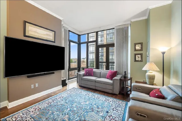 $875,000 | 10 City Place, Unit 8B, White Plains, NY 10601