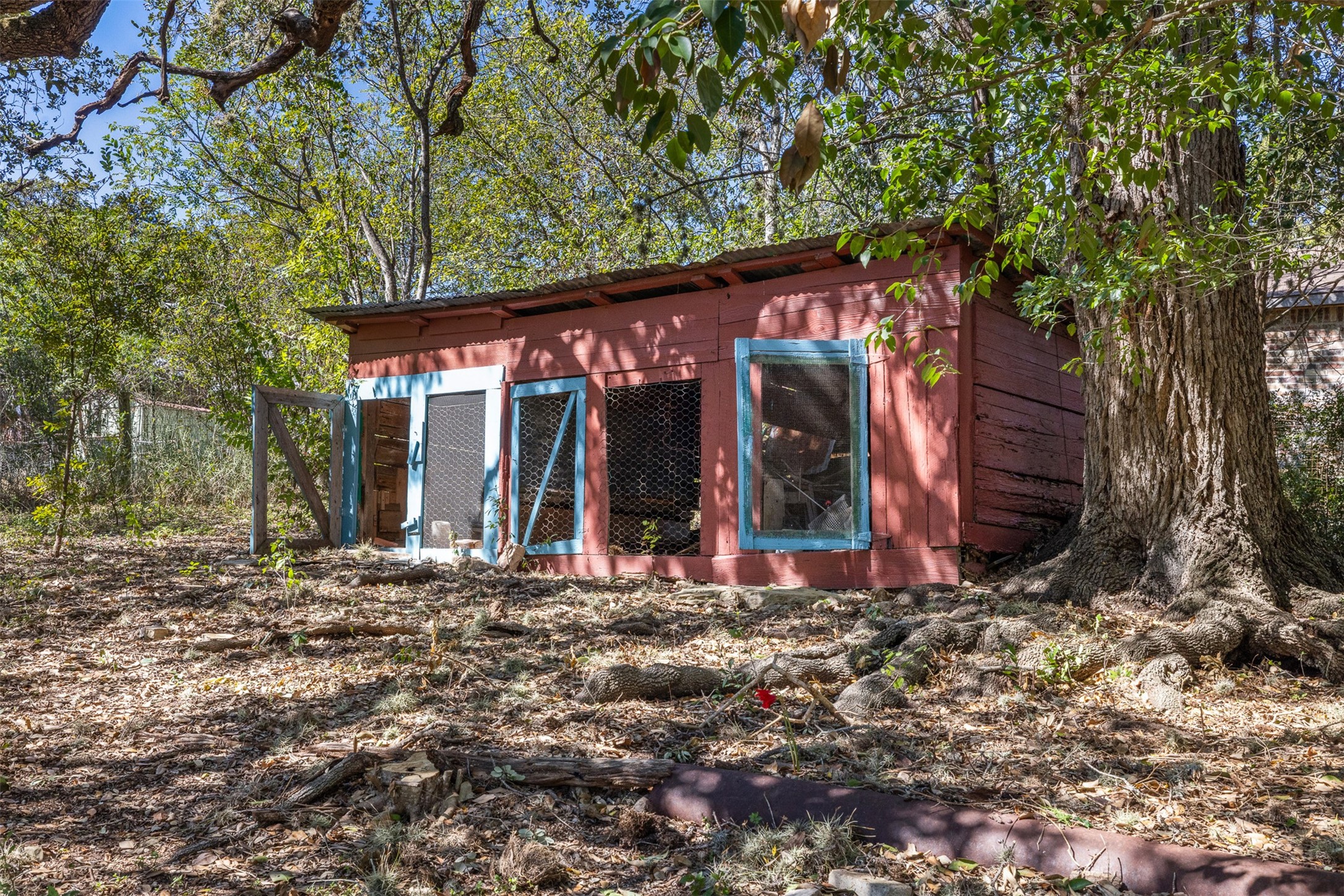 641 North Franklin Street La Grange, TX 78945 - Photo 11 of 32