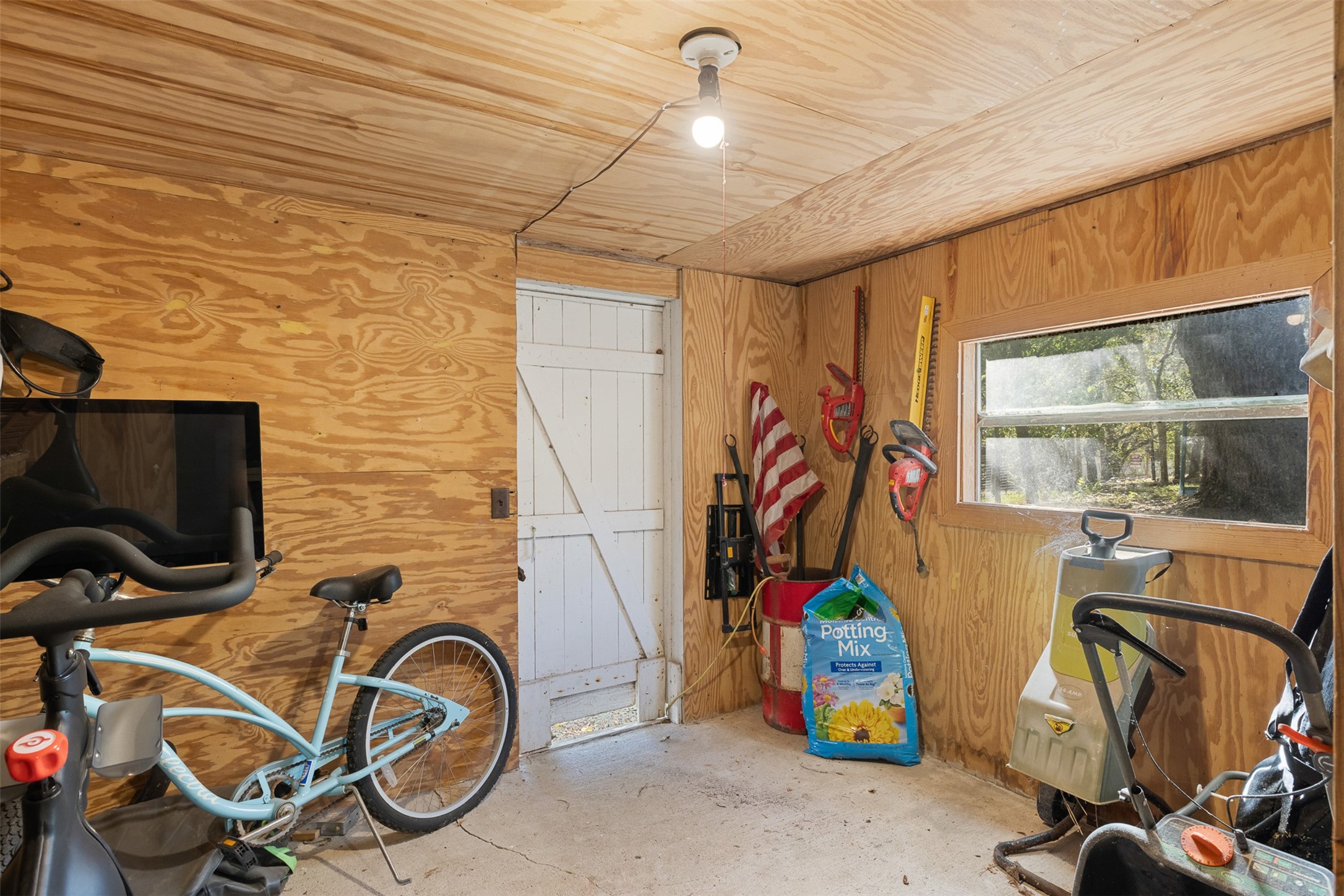 641 North Franklin Street La Grange, TX 78945 - Photo 14 of 32