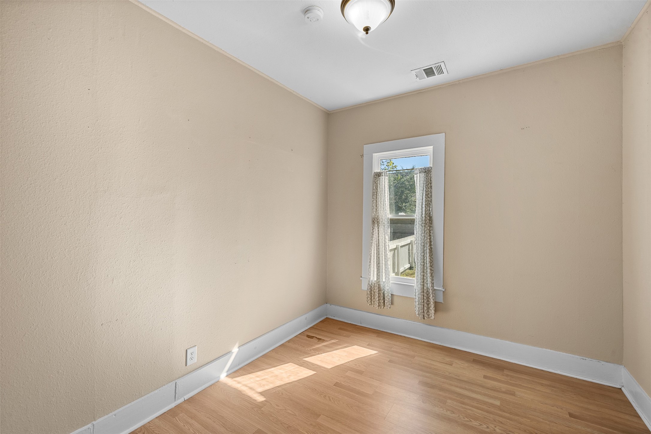 641 North Franklin Street La Grange, TX 78945 - Photo 25 of 32