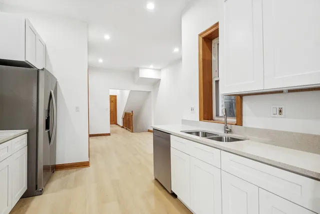 $599,900 | 2336 West Taylor Street, Chicago, IL 60612