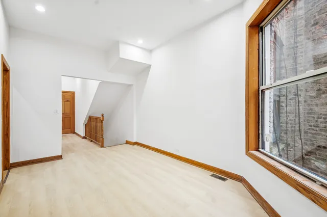 $599,900 | 2336 West Taylor Street, Chicago, IL 60612