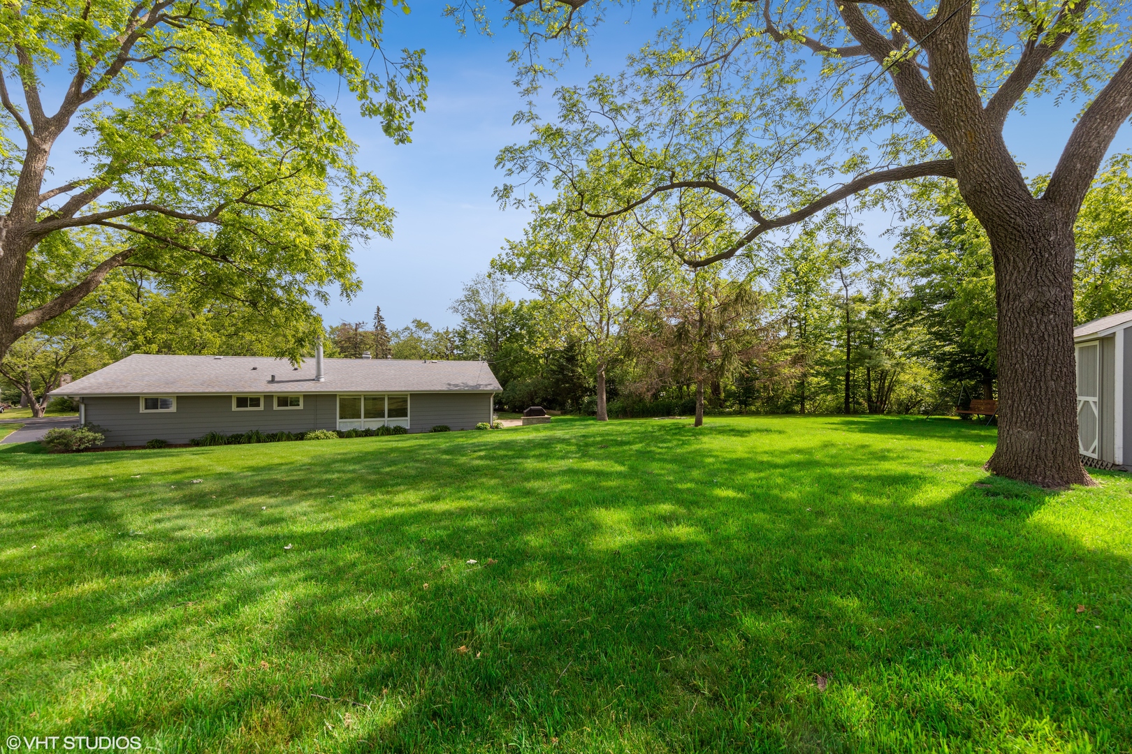 533 West Edgewood Road Lombard, IL 60148 - Photo 2 of 18
