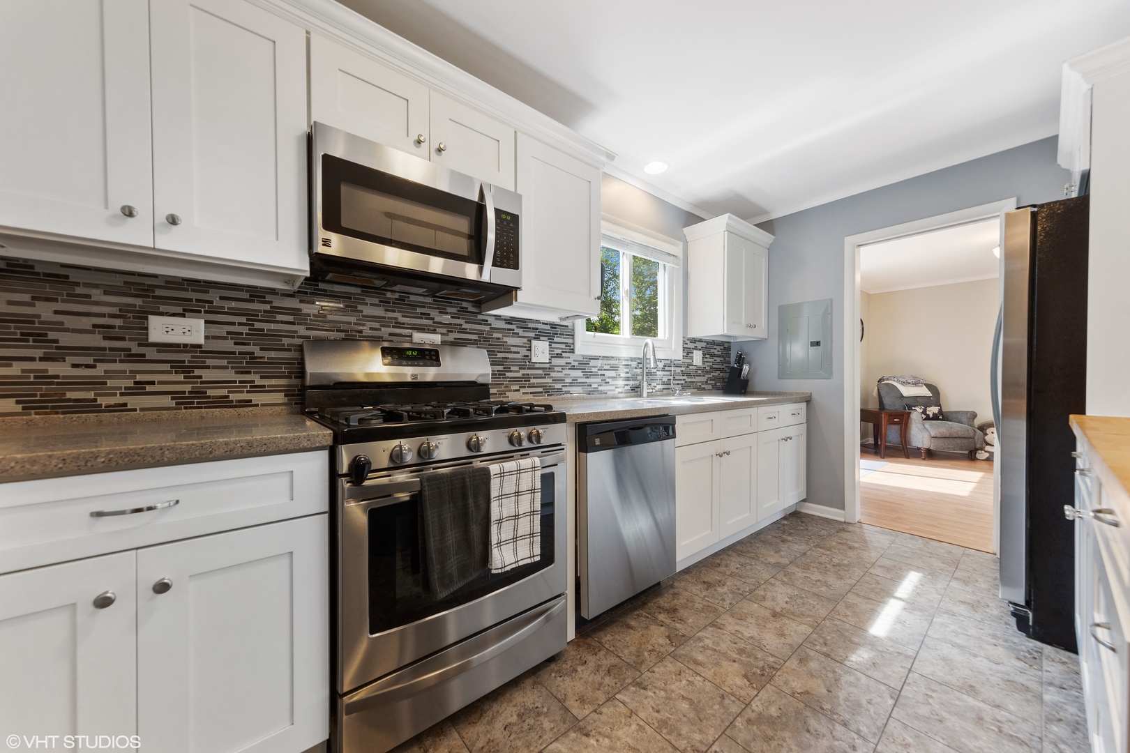 533 West Edgewood Road Lombard, IL 60148 - Photo 8 of 18