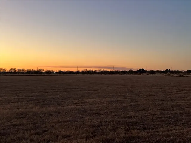 $340,000 | 12282 East Travis Road, Holland, TX 76534