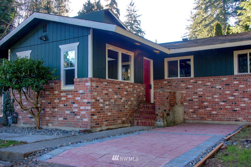 16631 Simonds Road Northeast Kenmore, WA 98028 - Photo 2 of 19