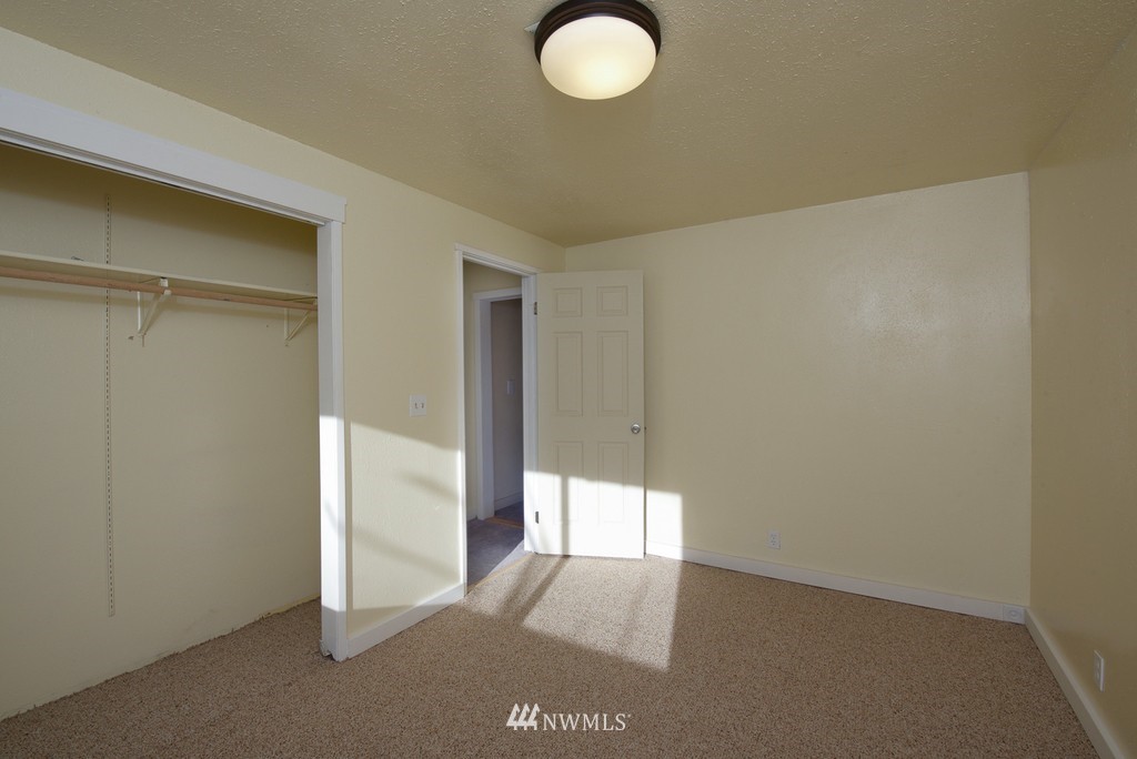 16631 Simonds Road Northeast Kenmore, WA 98028 - Photo 18 of 19