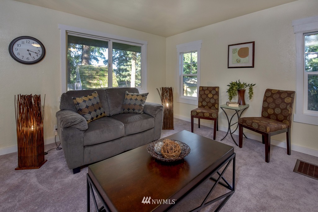 16631 Simonds Road Northeast Kenmore, WA 98028 - Photo 5 of 19