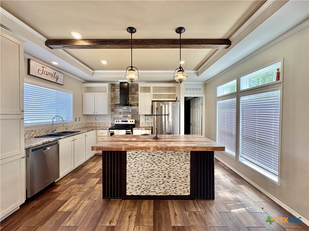 259 Hambleton Road Victoria, TX 77905 - Photo 13 of 37 Kitchen