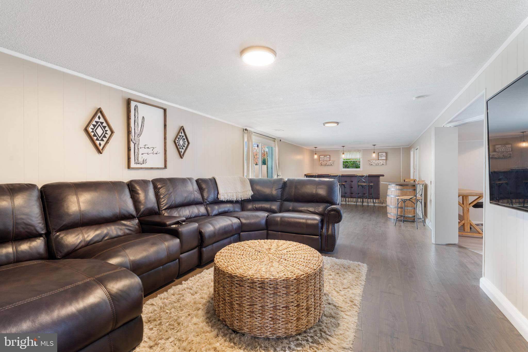 4501 Sandra Lake Road Perry Hall, MD 21128 - Photo 21 of 38 Spacious, inviting lounge for relaxation.