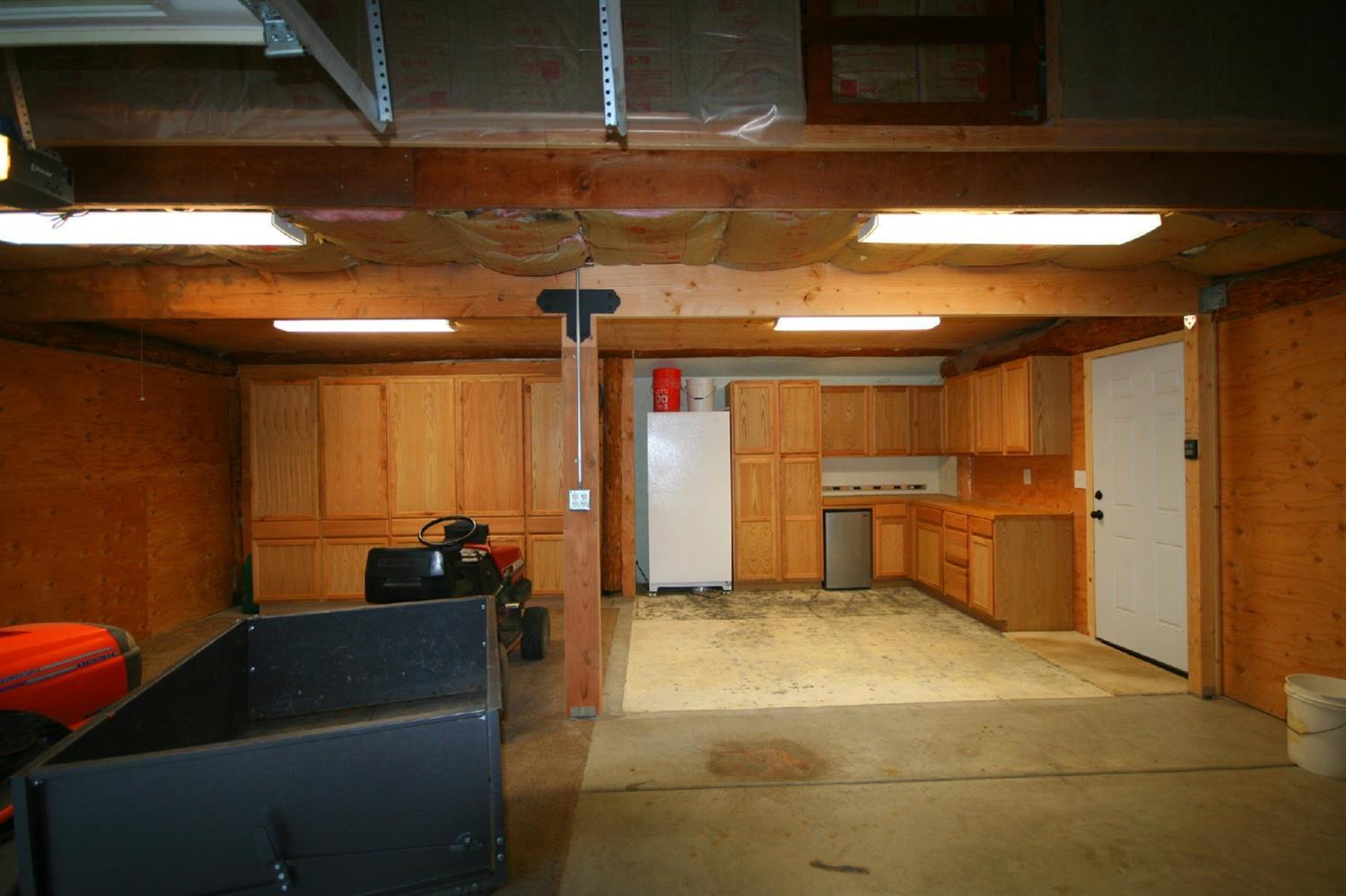 152 Kincaid Road Williams, OR 97544 - Photo 25 of 34 garage interior