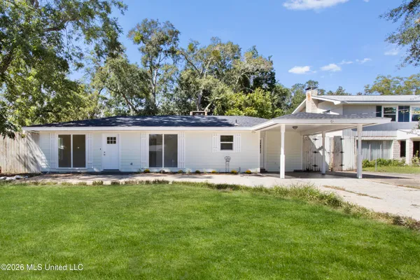 $2,300 | 122 Carroll Avenue, Long Beach, MS 39560