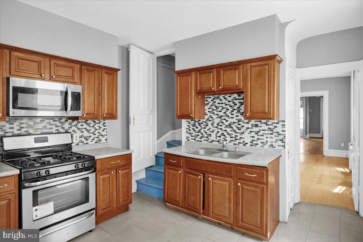 918 North 5th Street Reading, PA 19601 - Photo 12 of 28