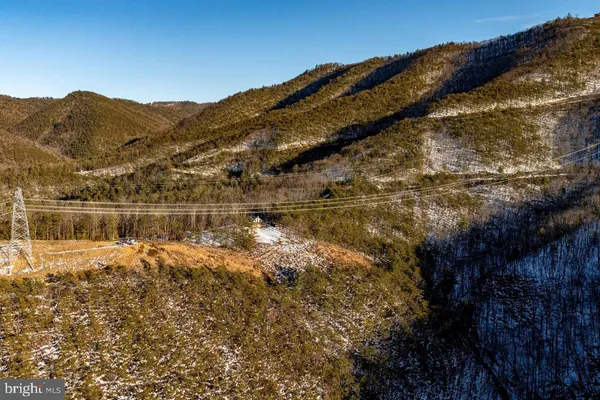 $445,000 | 147 Bear Rdg Lane, Milam, WV 26838