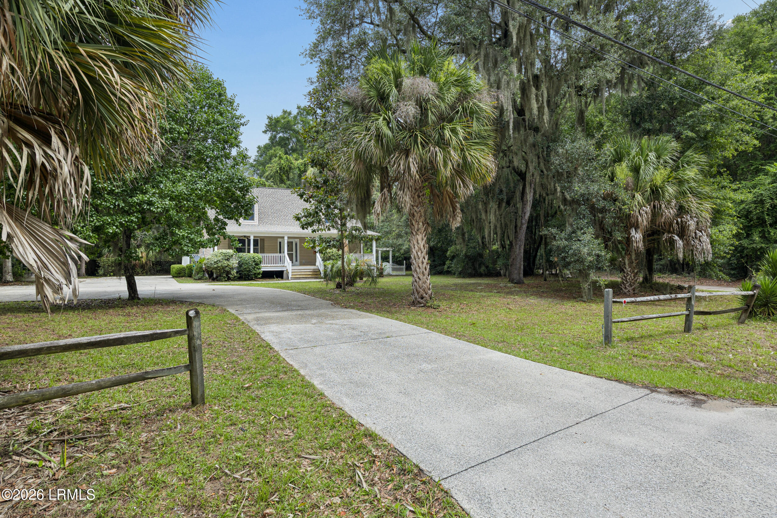 815 Sams Point Road Beaufort, SC 29907 - Photo 4 of 34 815 sams point rd-9