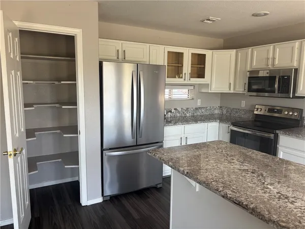 $2,100 | 2838 Camino Del Rio, Bullhead City, AZ 86442
