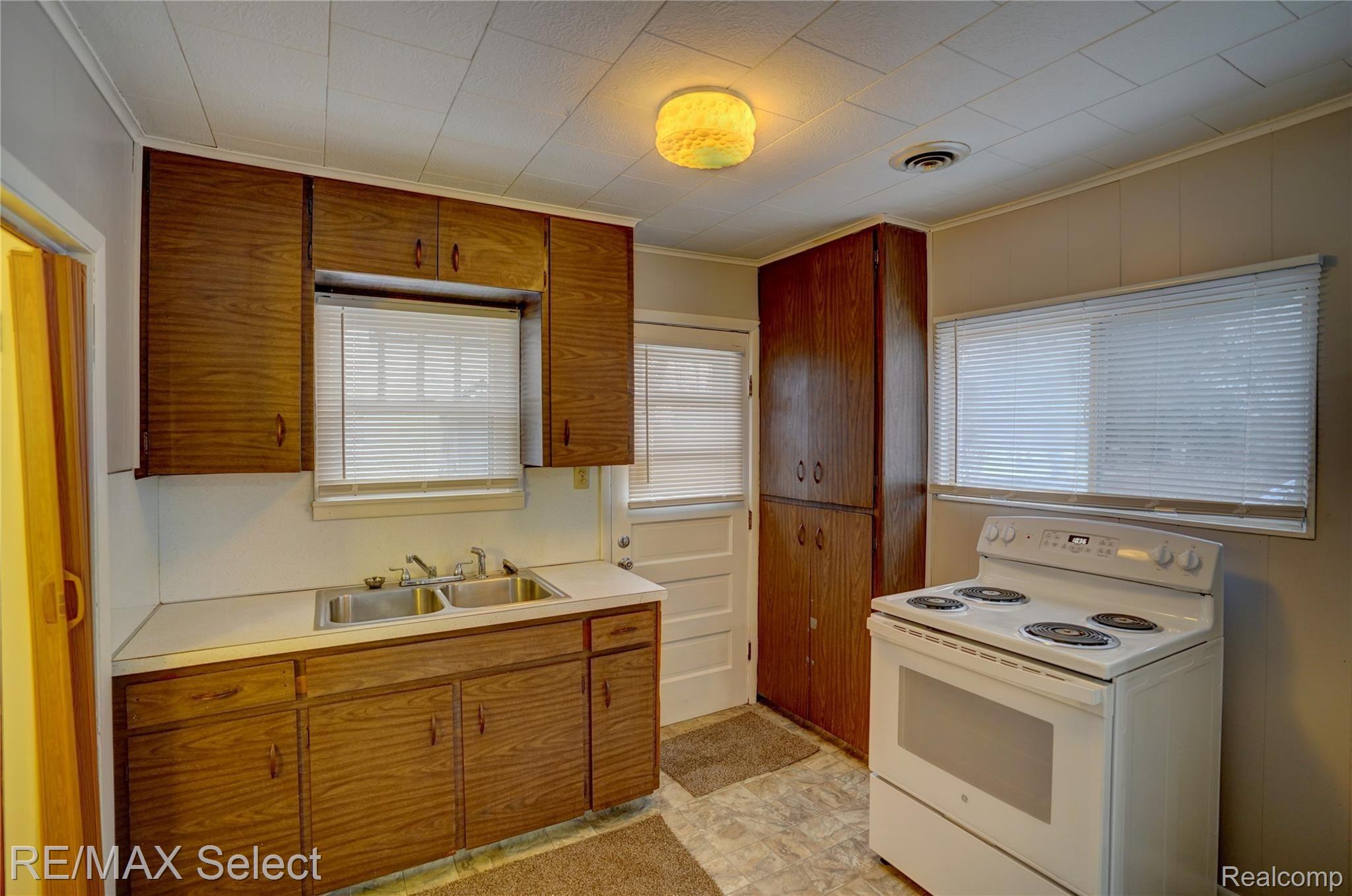 8085 Corunna Road Flint, MI 48532 - Photo 85 of 98 8085 Corunna Rd 085.jpg