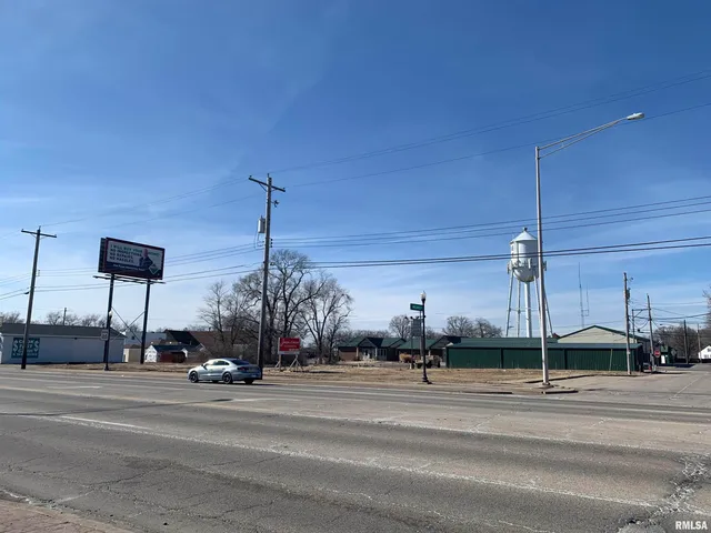 $175,000 | 117-121 North Main Street, Creve Coeur, IL 61610