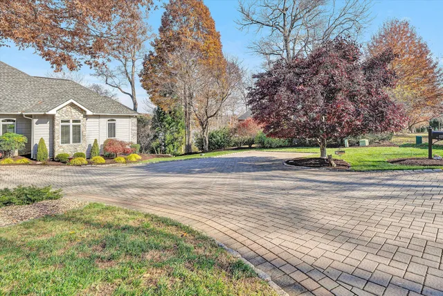 $1,695,000 | 695 1302, Wirtz, VA 24184